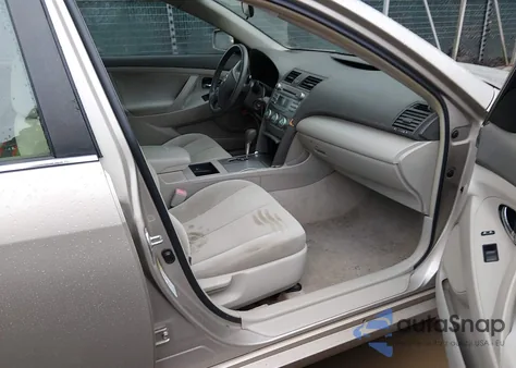 2009 Toyota Camry z USA, uszkodzony, nr VIN 4T1BE46K79U340046